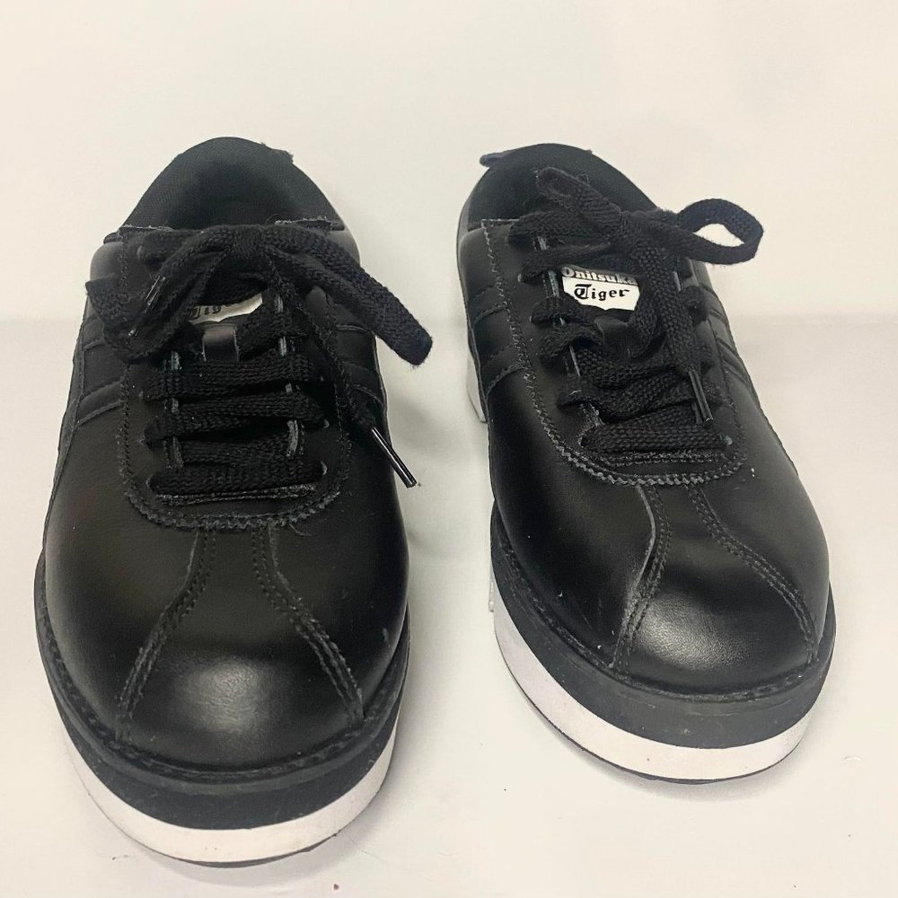 Onitsuka Tiger by ASICS Expresive Sneaker Women's Sneaker- Size 9